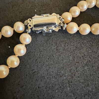 Vintage Faux pearls Silk