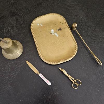 Assorted Brass/Bronze Items (LR-JS)