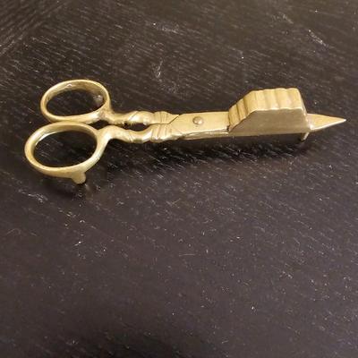 Assorted Brass/Bronze Items (LR-JS)