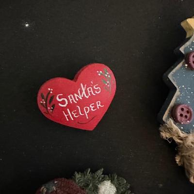 Vintage holiday brooches/pins