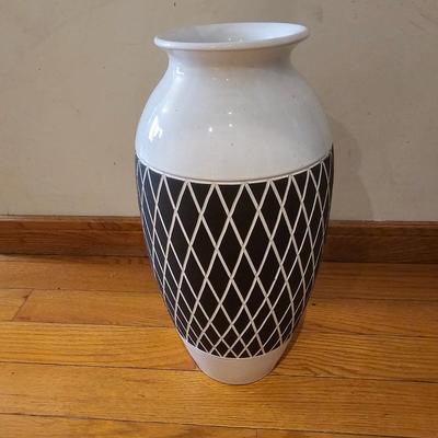 Tall Ceramic Engraved Vase (LR-JS)