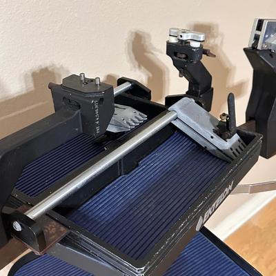 EKTELON Neos Stringing Machine with Cover