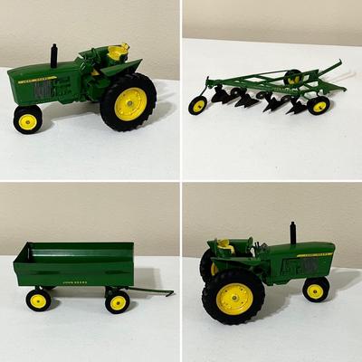 JOHN DEER ~ Vtg . Die Cast Metal Combine & Tractor With Two (2) Attachments