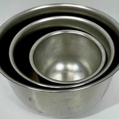 Metal Mixing Bowl Stacking 3 pc set