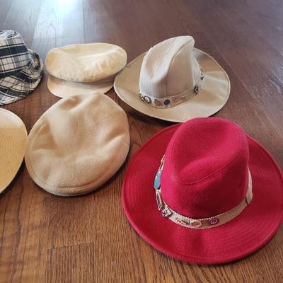 A Collection of Hats incl Dobbs, Borsalino, Panama Jack (GE-MK)