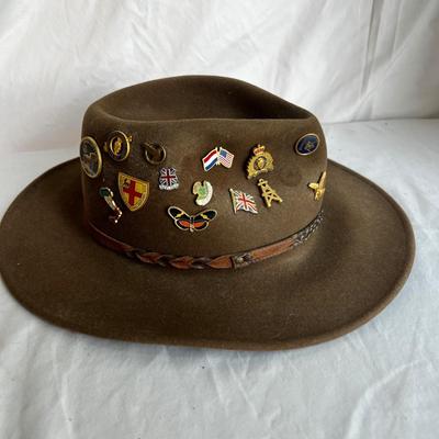 A Collection of Hats incl Dobbs, Borsalino, Panama Jack (GE-MK)