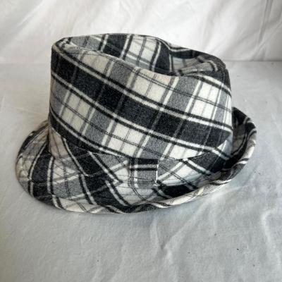 A Collection of Hats incl Dobbs, Borsalino, Panama Jack (GE-MK)