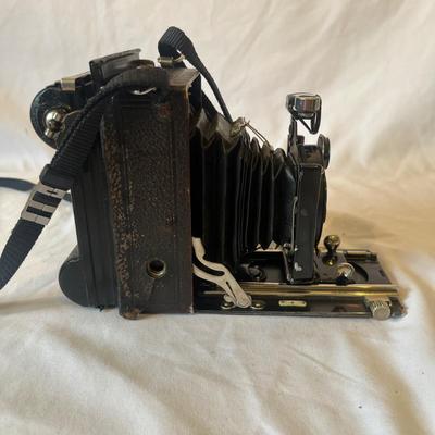 Chiron Movie Camera, Compur Camera & More (GB-MG)