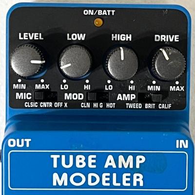 BEHRINGER ~ TM300 ~ Tube Amp Modeler
