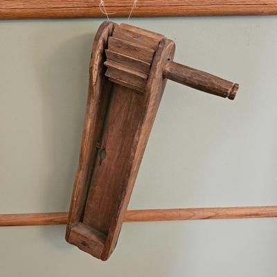 Antique Handmade Noise Maker (LR-JS)
