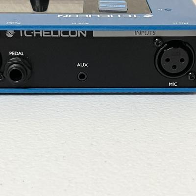 TC HELICON ~ Voicelive Play Vocal Effect Processor Pedal