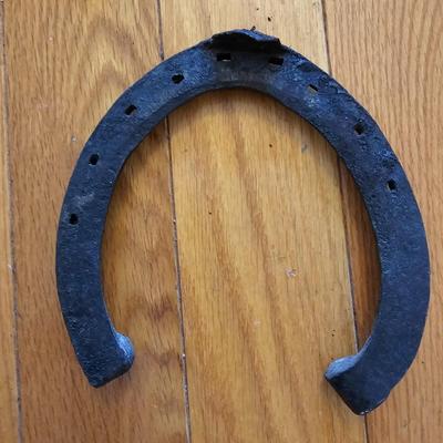 Vintage Horseshoes & Blacksmith Tool (LR-JS)