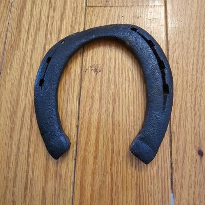 Vintage Horseshoes & Blacksmith Tool (LR-JS)