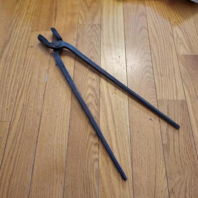 Vintage Horseshoes & Blacksmith Tool (LR-JS)