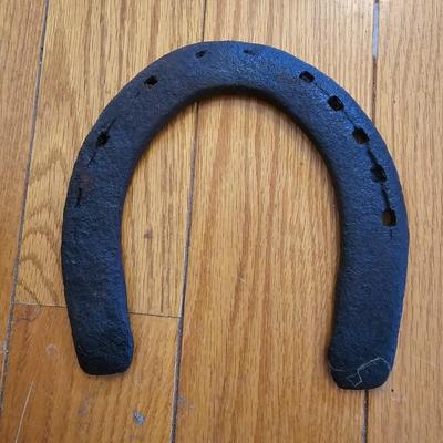 Vintage Horseshoes & Blacksmith Tool (LR-JS)