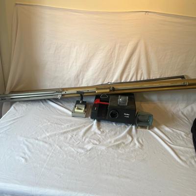 Rollei P 325 Slide Projector & Screens (O-MG)