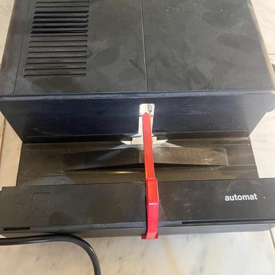 Rollei P 325 Slide Projector & Screens (O-MG)