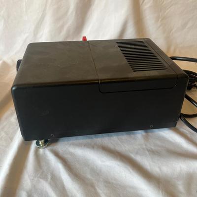Rollei P 325 Slide Projector & Screens (O-MG)