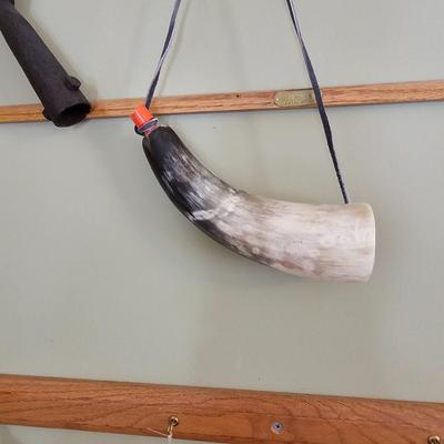 Powder Horn & Pike Head (LR-JS)