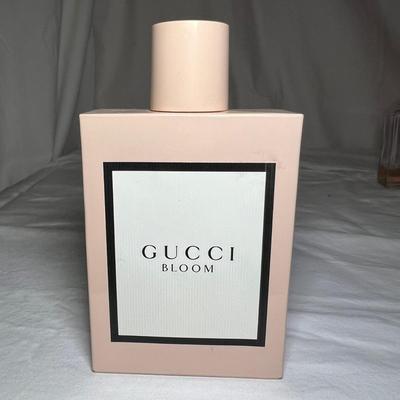 Chanel, Gucci & More Perfume (P-RG)