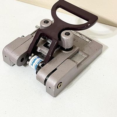 NEU MADE PRODUCTS CORP. ~ Neu Taper Film Splicer