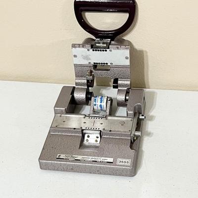 NEU MADE PRODUCTS CORP. ~ Neu Taper Film Splicer