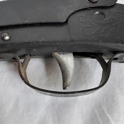 Daisy Model 106 BB Gun and More (MB-DZ)