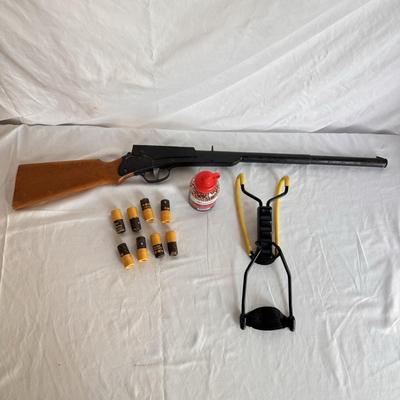 Daisy Model 106 BB Gun and More (MB-DZ)
