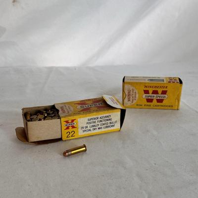 Miscellaneous Shotgun Shells and Bag (MB-DZ)