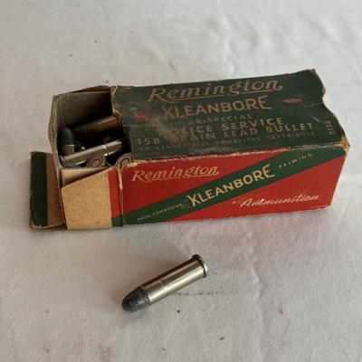 Miscellaneous Shotgun Shells and Bag (MB-DZ)