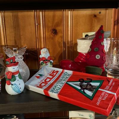 Holiday Smalls Décor w/ Tinsel Lot