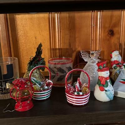 Holiday Smalls Décor w/ Tinsel Lot