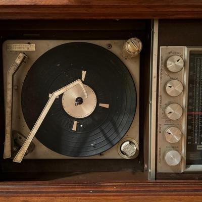 Vintage Magnavox Micromatic Recod Player Unit
