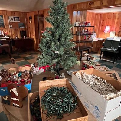Vintage Holiday Items Lot