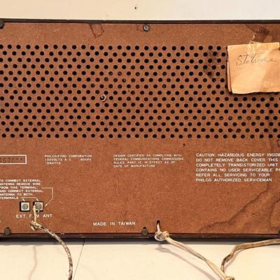 Vintage Philco Ford FM/AM Radio