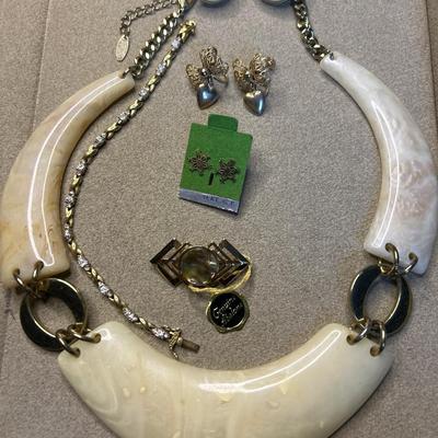 Unique necklace & accessories