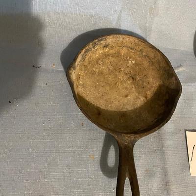 Matches and Wagnerware #3 Skillet