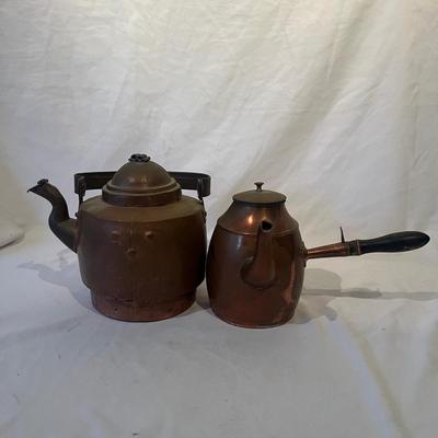Two Copper Kettles (O-MG)