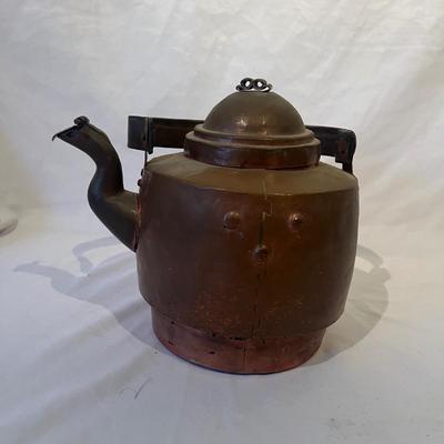 Two Copper Kettles (O-MG)