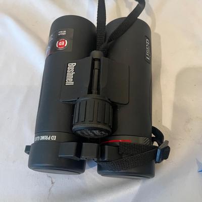 Bushnell Legend Series Binoculars & Bird Book (O-MG)