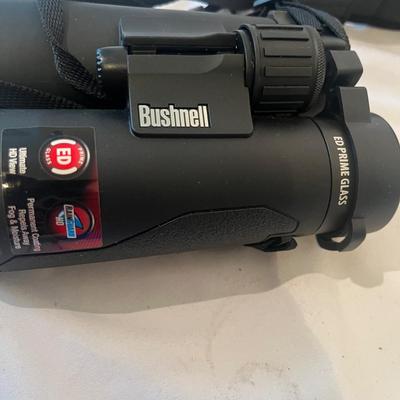 Bushnell Legend Series Binoculars & Bird Book (O-MG)