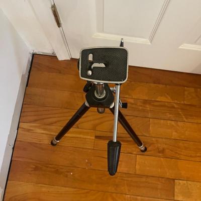 Slik Monopod & Trio of Tripods (O-MG)