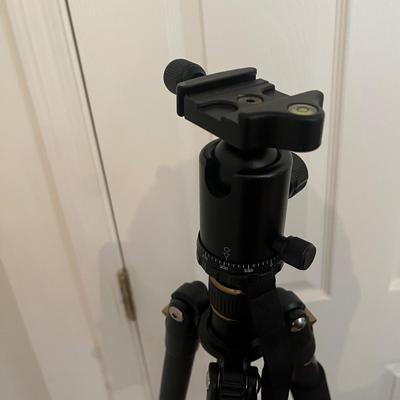 Slik Monopod & Trio of Tripods (O-MG)