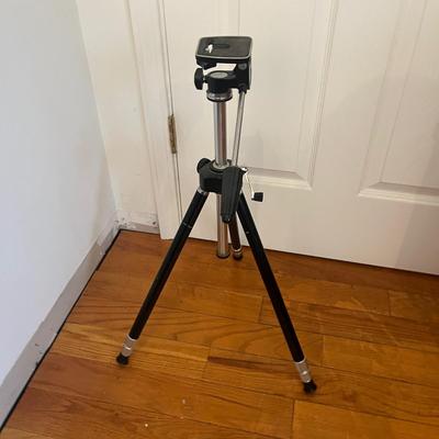 Slik Monopod & Trio of Tripods (O-MG)