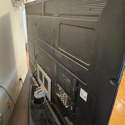 LG 55" Flat Screen TV w/Base (LR-JS)