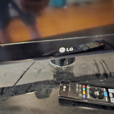 LG 55" Flat Screen TV w/Base (LR-JS)