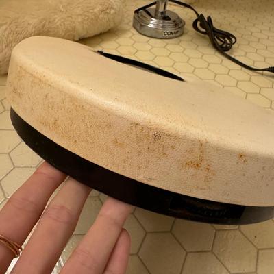 Krups Scale, Connair Mirror, and Bath Mat (BO-DZ)