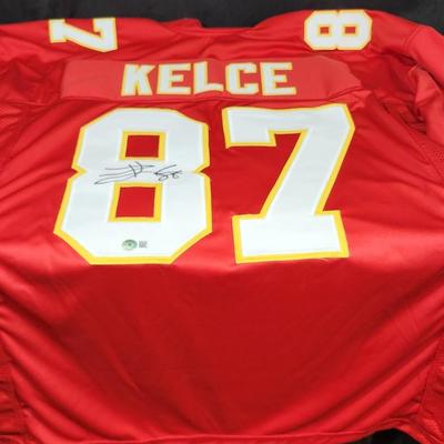 Travis Kelce Signed Kansas City Chiefs Football Jersey , Beckett Witnessed