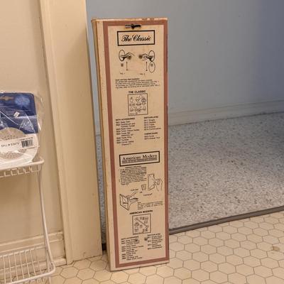 Bath Shelving and Other Shower Accessories (BO-DZ)