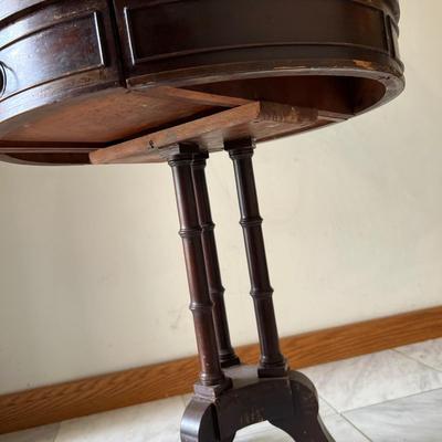 Chesterfield Style Round Side Table (LR-RG)